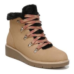 Dr. Scholl’s Cozy Hike Boots / Faux Fur / Flannel / Size 11